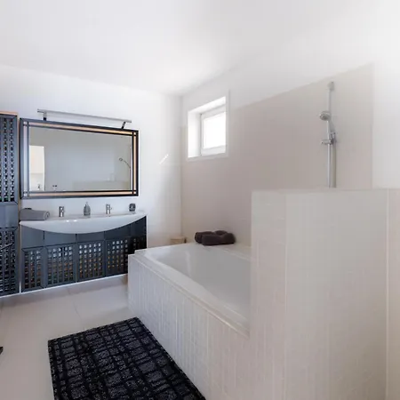Ferienhaus Furx 13 - Designhaus Mit Sauna&panoramablick, 8 Personen *